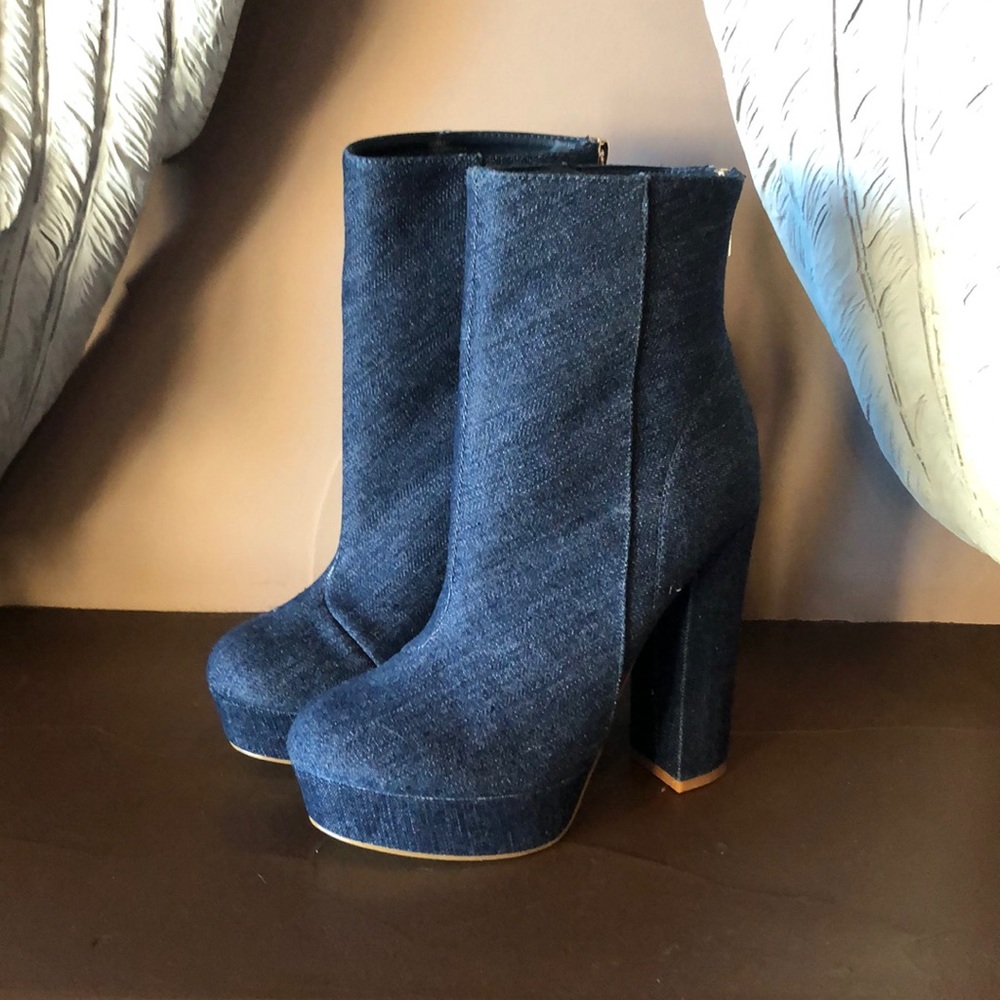 Denim Shoe Dazzle never worn boots